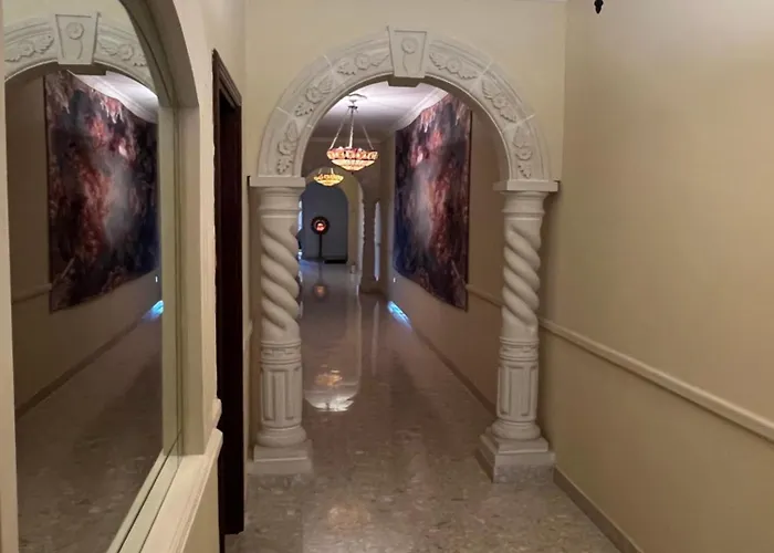 Triple In Beautiful Artsy Maisonette *