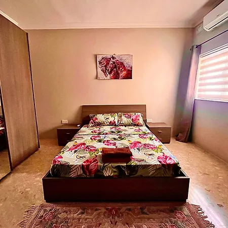 Triple In Beautiful Artsy Maisonette
