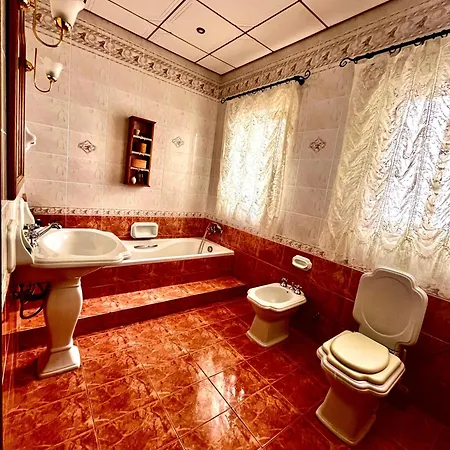 Triple In Beautiful Artsy Maisonette Homestay